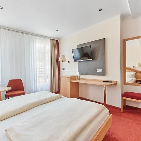 Hotel Weinhof 3*